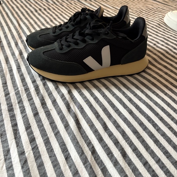 Veja Shoes - Veja Black Sneakers with White V Logo and Cream Midsole
